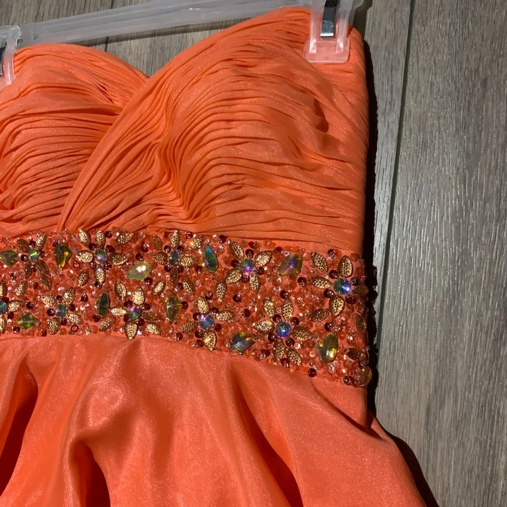 Grad Dress - Picture 1 of 3